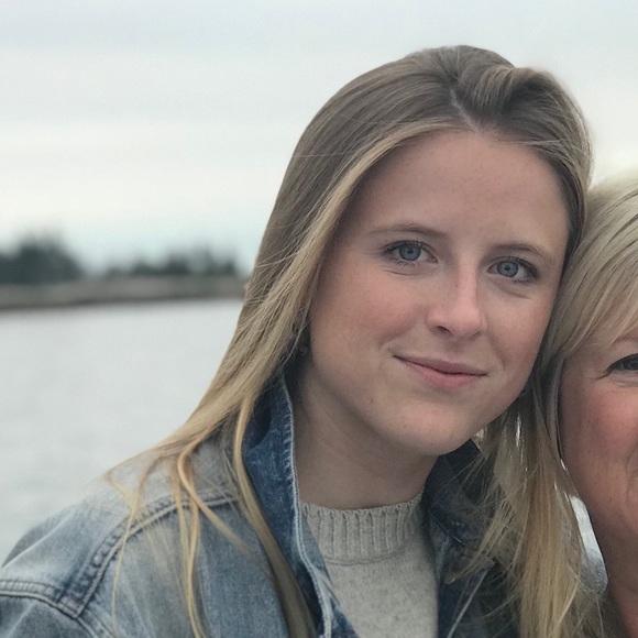 Meet your Posher, Emma - Picture 1 of 1